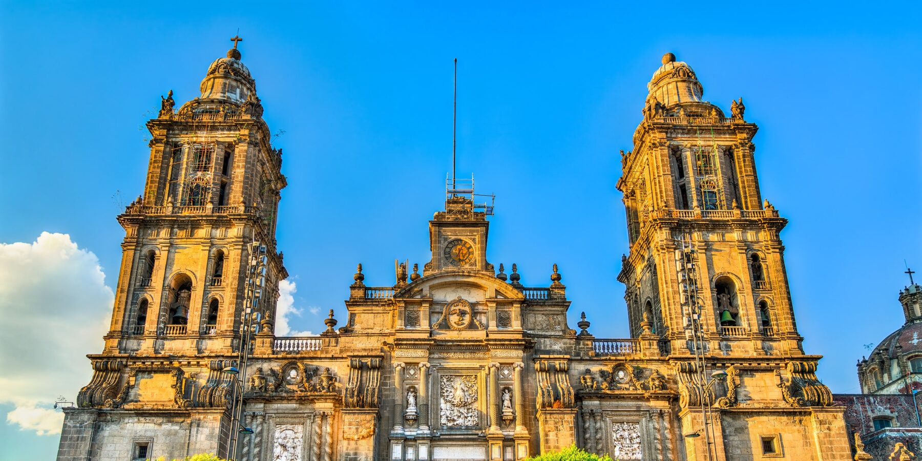 OLD MEXICO CITY shutterstock_1540373729